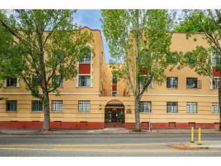 Photo #1: 24633869 Listing