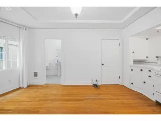 Photo #2: 24633869 Listing