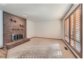 Photo #2: 24633935 Listing