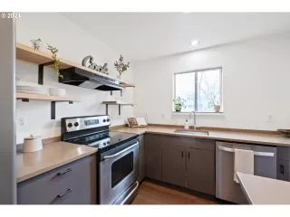Photo #1: 24634811 Listing 