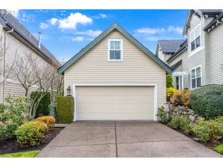 Photo #6: 24635052 Listing