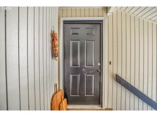 Photo #2: 24635211 Listing