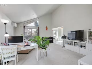 Photo #4: 24635764 Listing