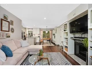 Photo #2: 24636113 Listing