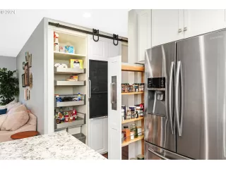 Photo #6: 24636113 Listing