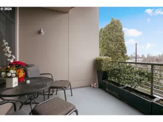 Photo #1: 24637244 Listing