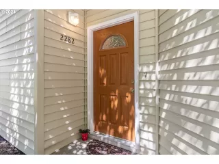 Photo #1: 24637419 Listing