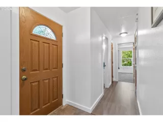 Photo #2: 24637419 Listing