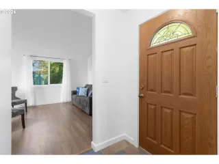 Photo #3: 24637419 Listing