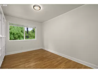 Photo #3: 24637657 Listing