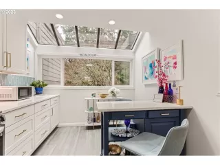 Photo #6: 24638937 Listing