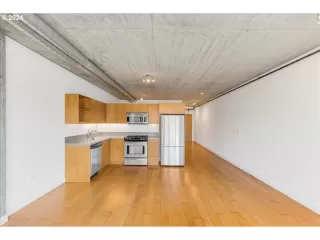 Photo #1: 24639281 Listing