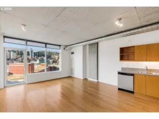 Photo #5: 24639281 Listing