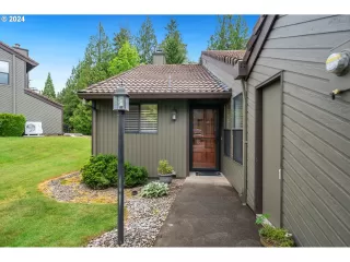 Photo #2: 24639786 Listing 