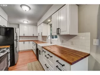 Photo #1: 24639985 Listing 