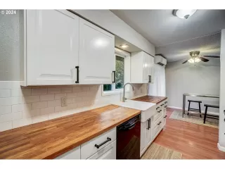 Photo #4: 24639985 Listing 