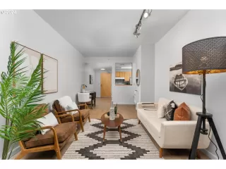 Photo #3: 24640423 Listing