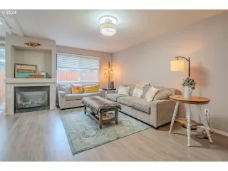 Photo #3: 24641121 Listing