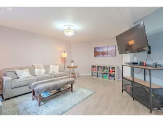 Photo #4: 24641121 Listing