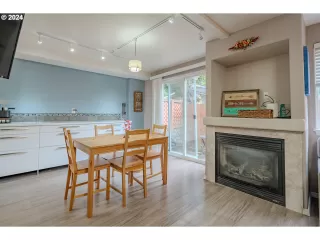 Photo #6: 24641121 Listing