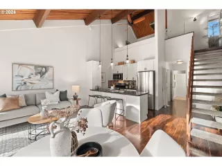 Photo #2: 24641281 Listing