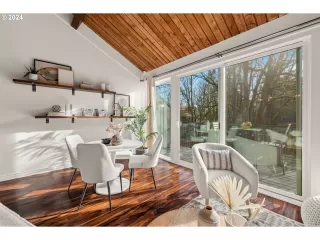 Photo #6: 24641281 Listing