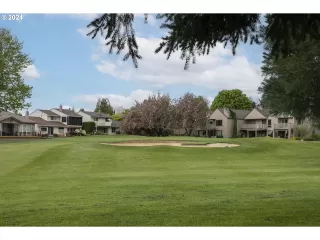 Photo #4: 24641686 Listing