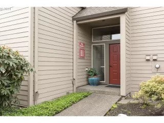 Photo #6: 24641686 Listing