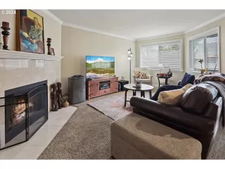 Photo #2: 24641796 Listing