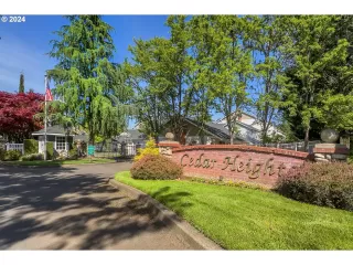 Photo #4: 24642169 Listing