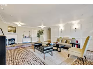 Photo #2: 24642732 Listing 