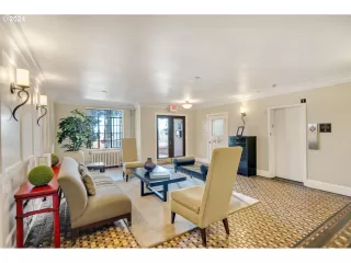 Photo #3: 24642732 Listing 