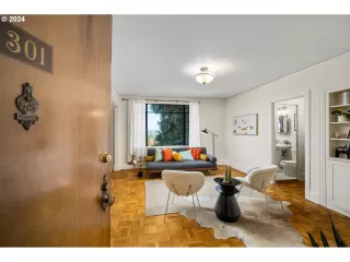 Photo #5: 24642732 Listing 