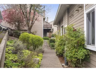 Photo #2: 24644255 Listing