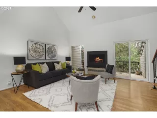 Photo #3: 24644255 Listing