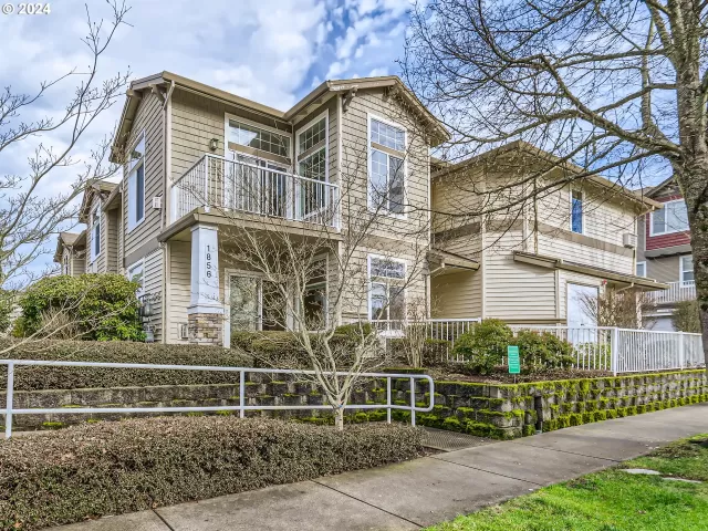 MLS: 24644596 Condo For Sale