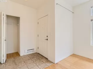 Photo #5: 24644596 Listing 