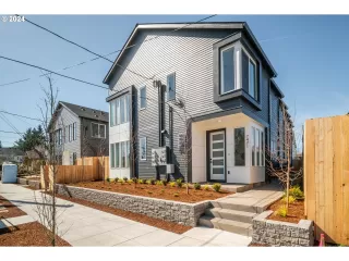 Photo #4: 24644929 Listing