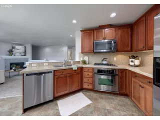 Photo #2: 24644970 Listing