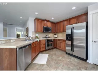 Photo #3: 24644970 Listing