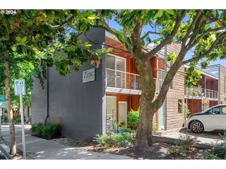 Photo #1: 24645949 Listing