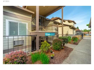 Photo #1: 24646911 Listing