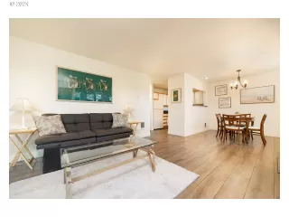 Photo #5: 24646911 Listing