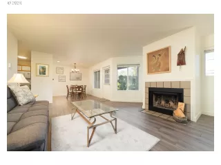 Photo #6: 24646911 Listing