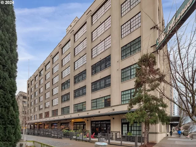 MLS: 24646992 Condo For Sale