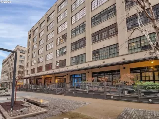 Photo #5: 24646992 Listing 