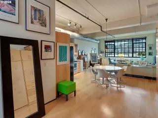 Photo #6: 24646992 Listing 