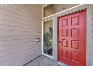 Photo #4: 24647352 Listing