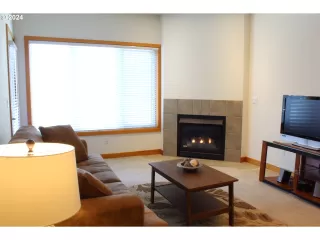 Photo #4: 24647960 Listing 