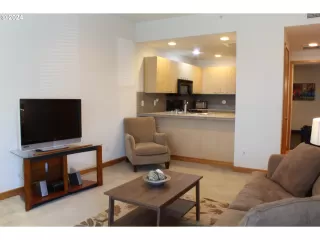 Photo #5: 24647960 Listing 